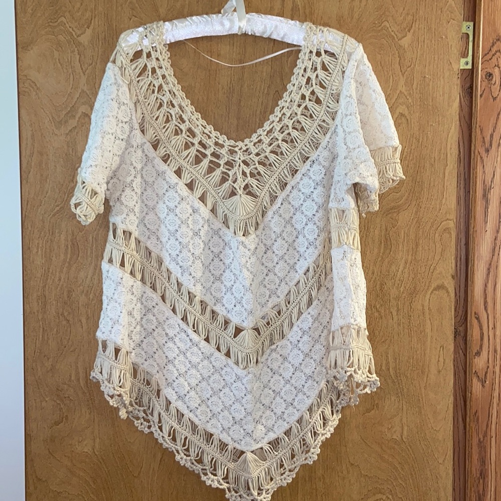 Umgee Crochet/lace top. Cream color size  M